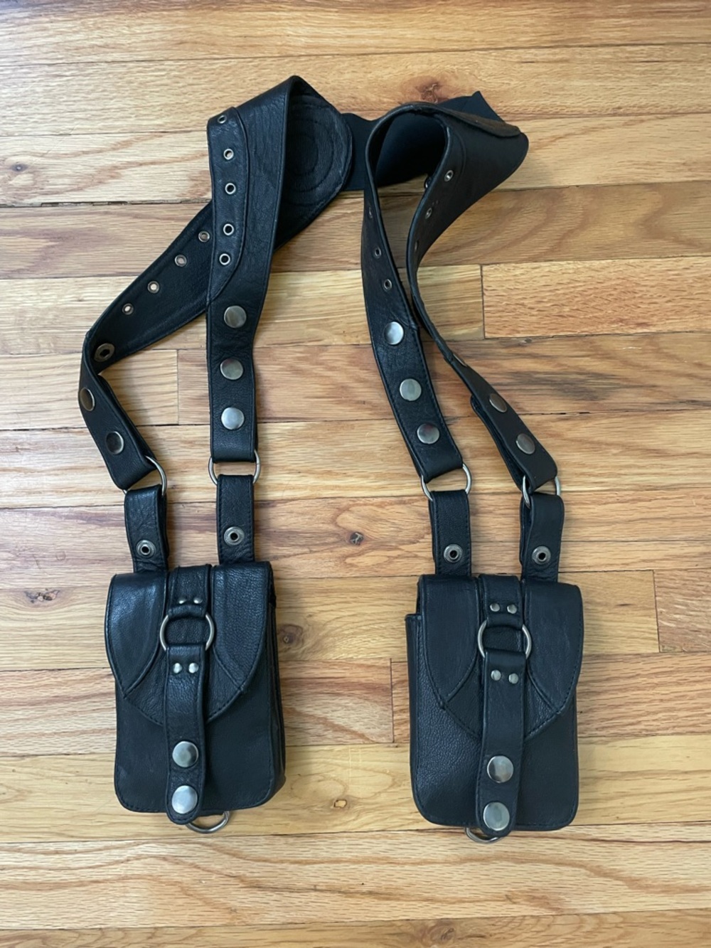 SKINGRAFT BLACK O-RING LEATHER HOLSTER